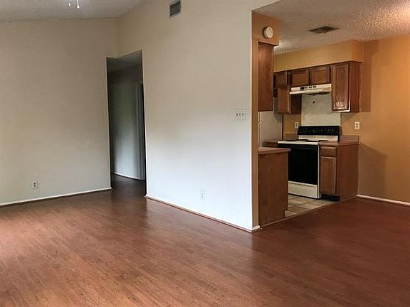 2nd image of 2100 Granberry Dr #B