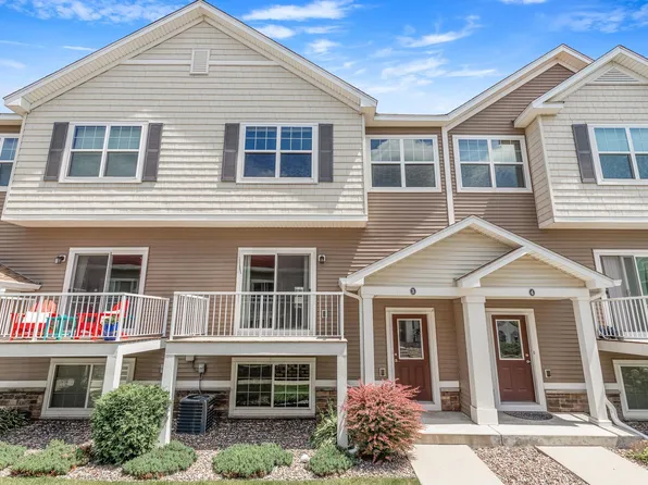 9570 Jefferson Dr APT 3, Chanhassen, MN 55317