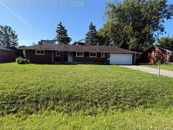 17889 Bonstelle Ave, Southfield, MI 48075