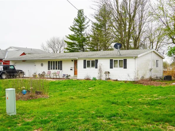 304 N Wallace St, Clayton, IL 62324