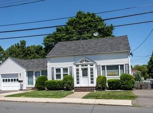 13 Valley St, Salem, MA 01970