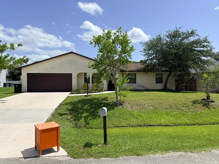 508 NW Azalea Ave — Photo 12
