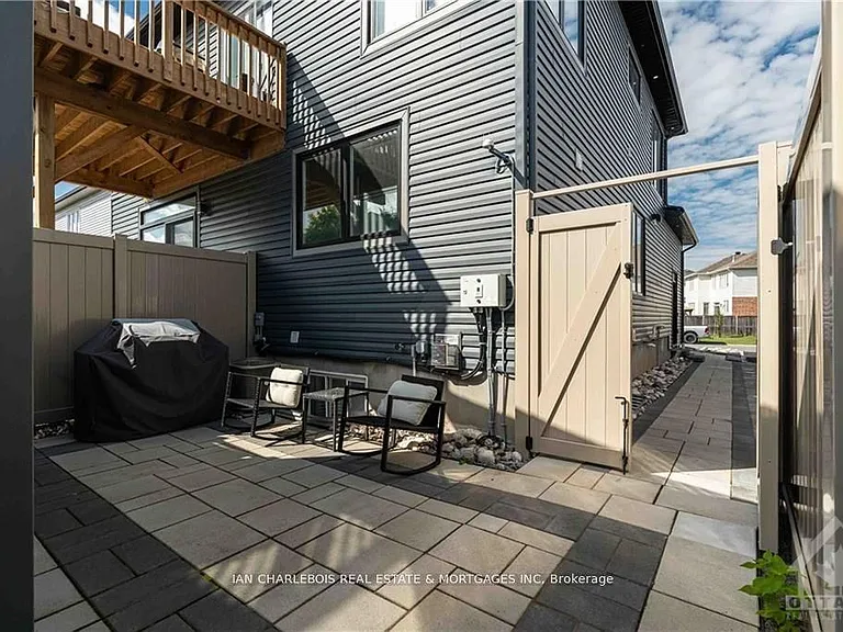 846 Rockson Cres #C — Photo 28