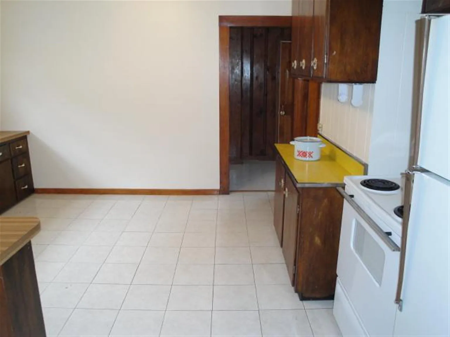 3 bed, 1100 sqft, $3,000 — Photo 2
