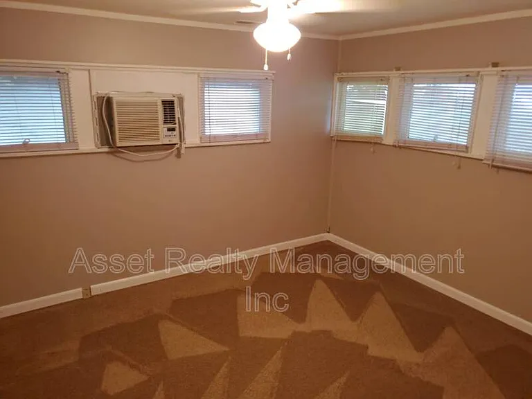 126 Wellington Cir — Photo 9