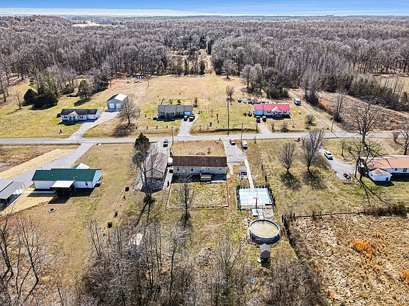 4th image of 870 Newt Vanattia Rd