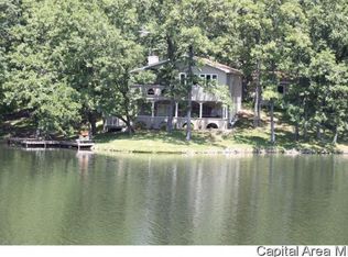 10935 Arrowhead Rd, Plainview, IL 62685