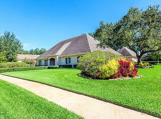 2223 Green Tee Dr, Pearland, TX 77581
