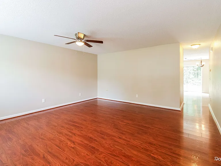 9 Loxwood Ct — Photo 5