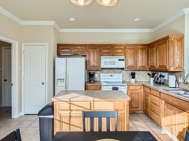 1880 Woodchase Dr — Photo 18