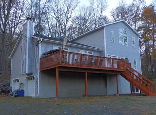 146 Lakewood Dr, Dingmans Ferry, PA 18328