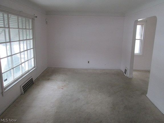 2nd image of 23520 Hartland Dr