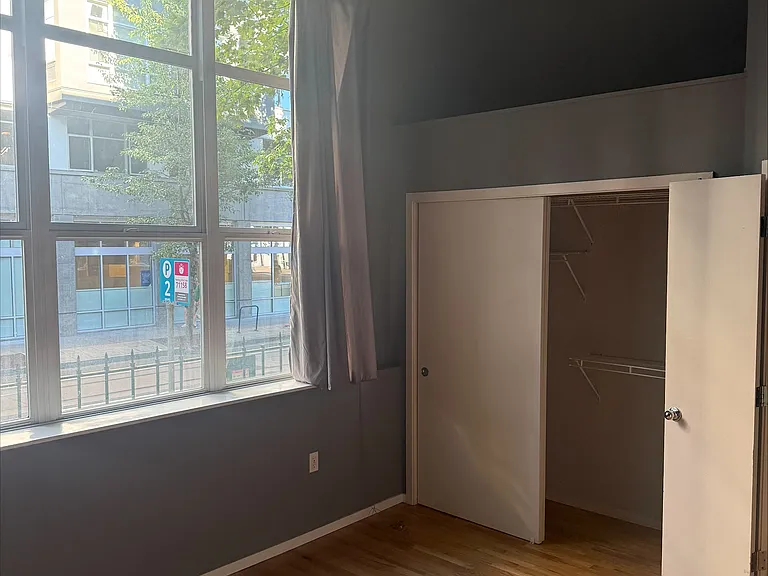1009 NW Hoyt St #103 — Photo 7