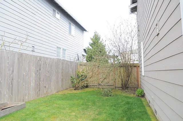 551 Quincy Ave NE — Photo 26
