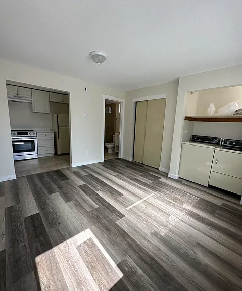 4226 7th Ave NE #7 — Photo 3