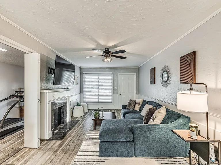 2912 W Fairfield Ave — Photo 4
