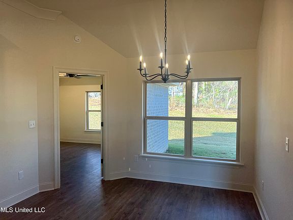 5th image of 497 Silver Hill Dr