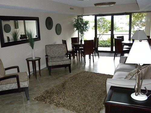 5th image of 231 Bay Colony Dr N