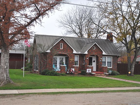 2nd image of 501 W Park