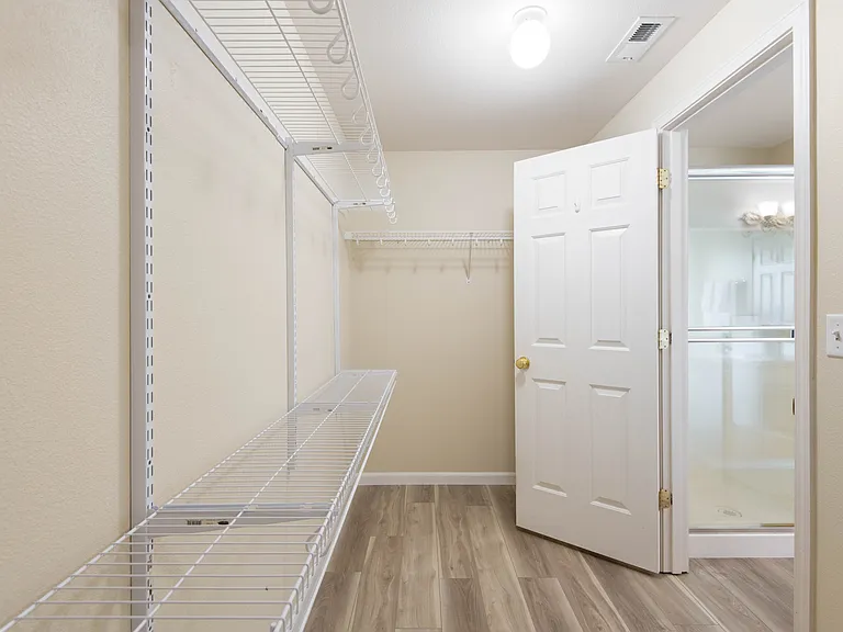 9104 Jersey Dr — Photo 36
