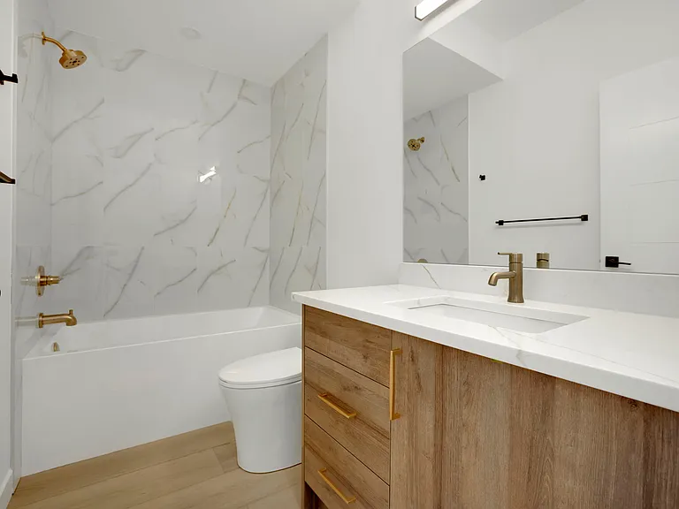 2502 11th Ave SE #4 — Photo 14