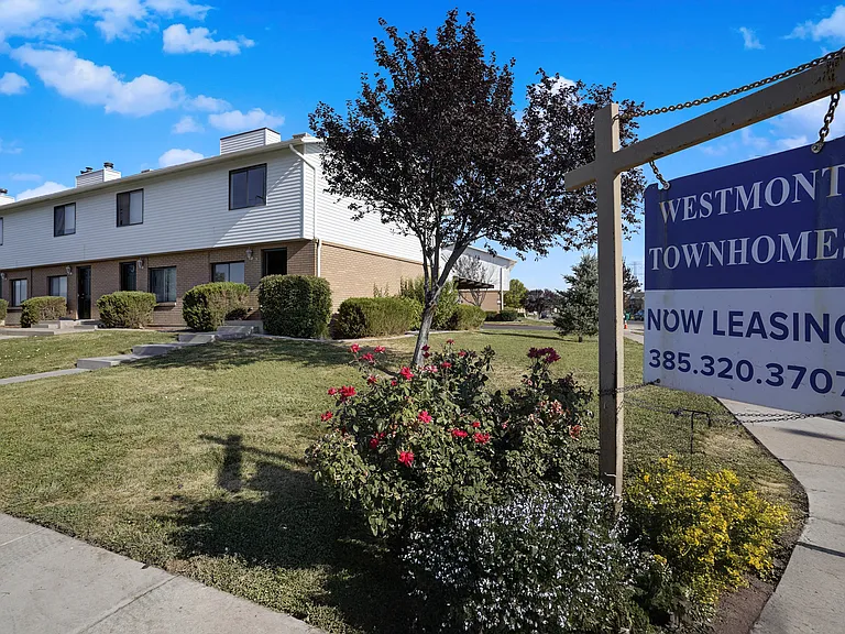 Westmont Townhomes — Photo 31