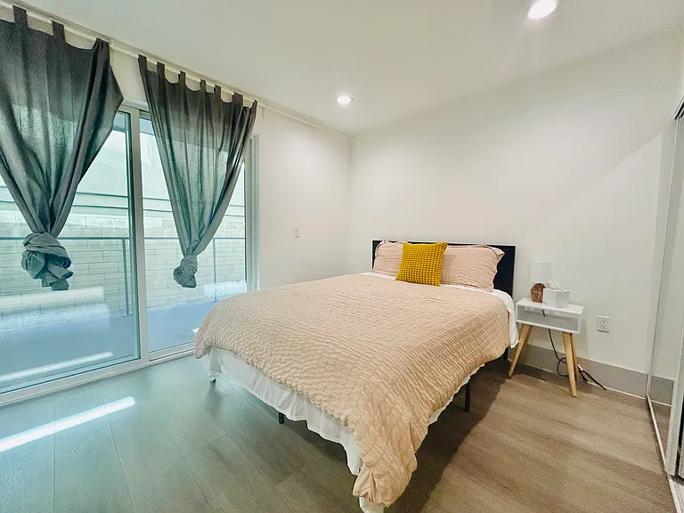 14954 Sherman Way #105 — Photo 6