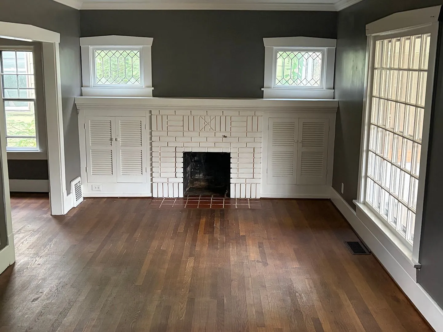 255 Jefferson Ave — Photo 2