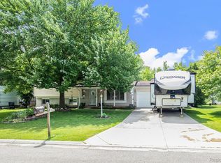1316 Norfolk Ave, Grand Blanc, MI 48439