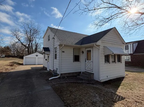 2413 17th St, Rock Island, IL 61201