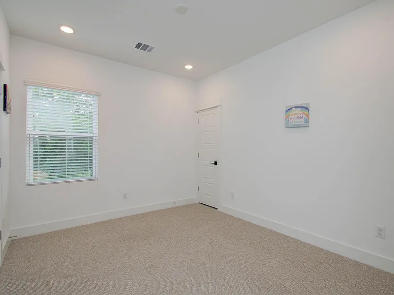 970 Highland Sound Ln — Photo 21