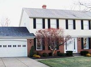 35 Greenmeadow Dr, Lancaster, NY 14086