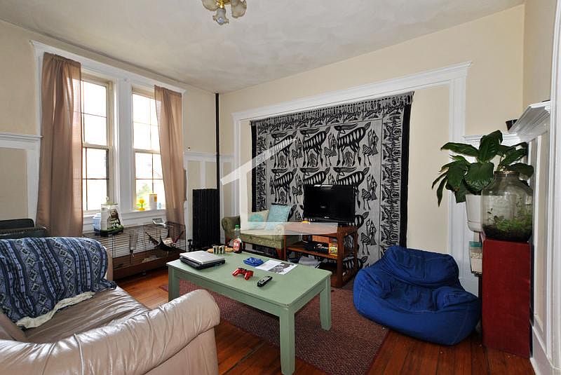 2nd image of 120 Glenville Ave APT 02