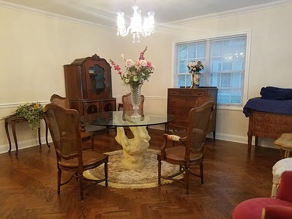 2nd image of 145 Nassau Ave