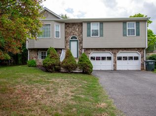 1220 Foxhill Dr, Salem, VA 24153