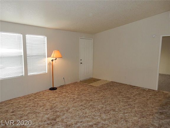 4th image of 6125 E Carey Ave