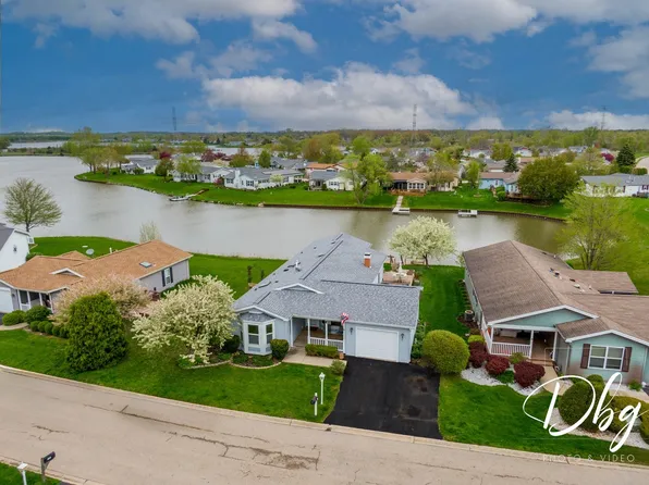 108 Derby Ln, Grayslake, IL 60030