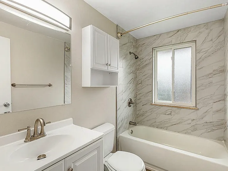 1150 S Allison St — Photo 15
