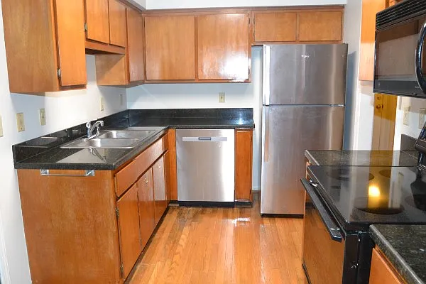 202 Hillsboro Pl — Photo 10