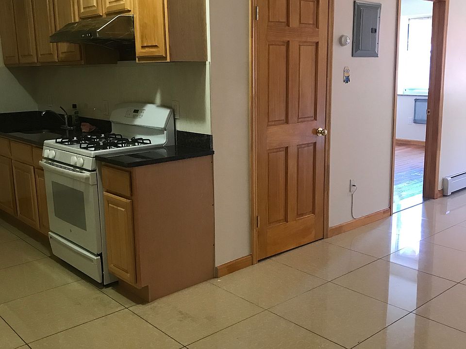 1st image of 11245 39th Ave #2H