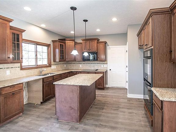 5th image of 12166 Ashland Dr