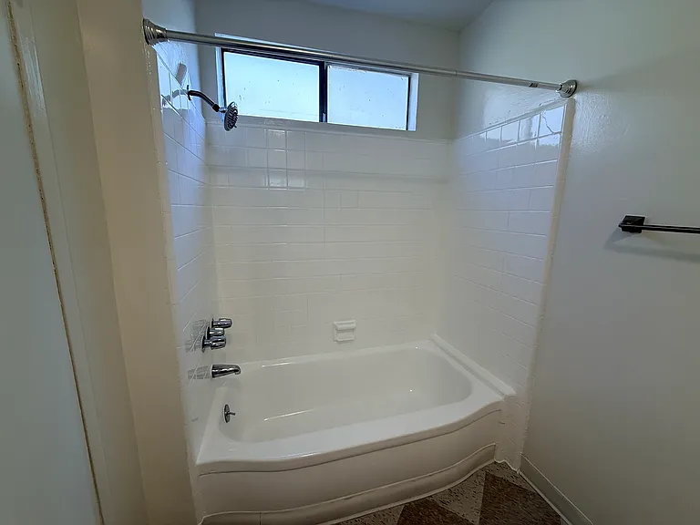 4855 Lexington Ave #101 — Photo 3