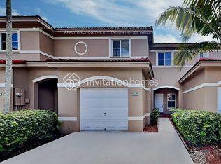 7950 S Southwood Cir, Fort Lauderdale, FL 33328