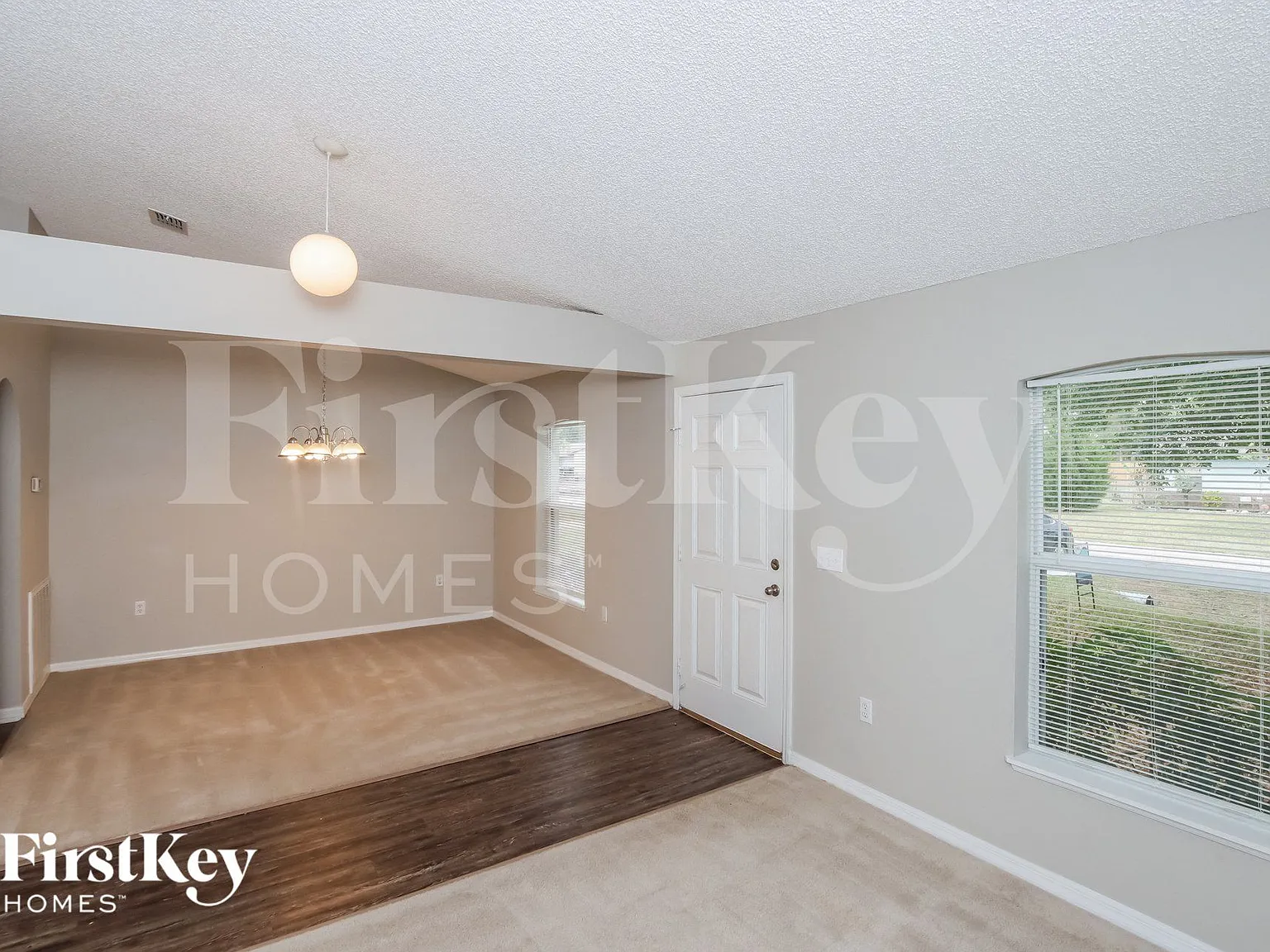 4 bed, 2.0 bath, 1833 sqft, $2,330 — Photo 3