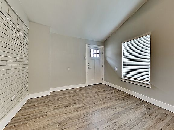 3rd image of 6004 Laurelwood Ct