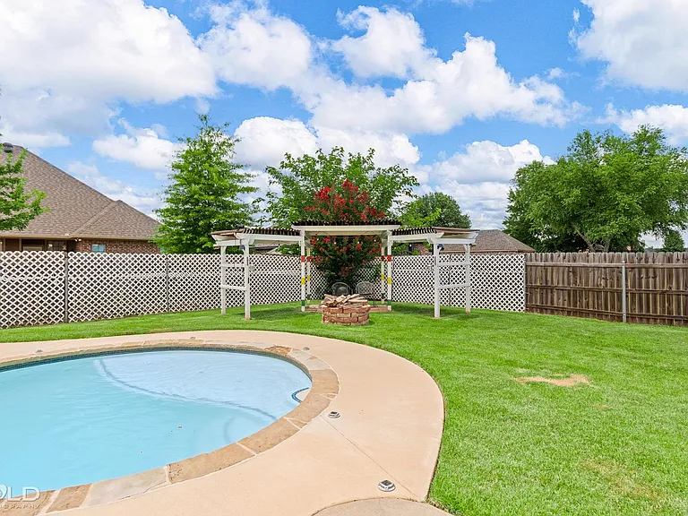 410 Half Moon Ln — Photo 9