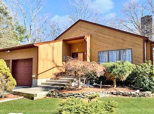 113 White Spruce Dr, Shohola, PA 18458