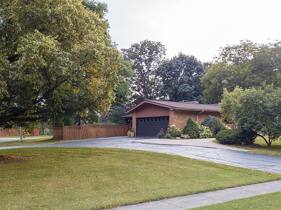 4th image of 640 Whitehills Dr