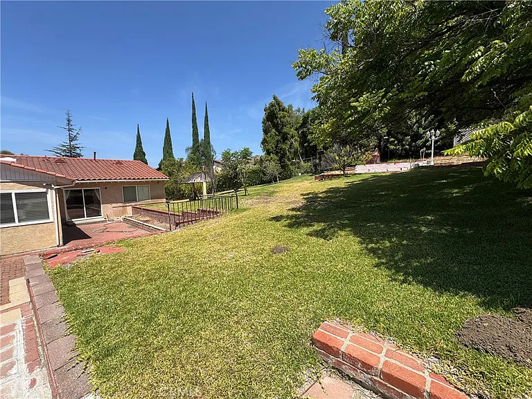 21015 Cantel Pl — Photo 34