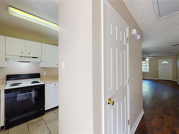 2nd image of 153 Winter Chase Ln